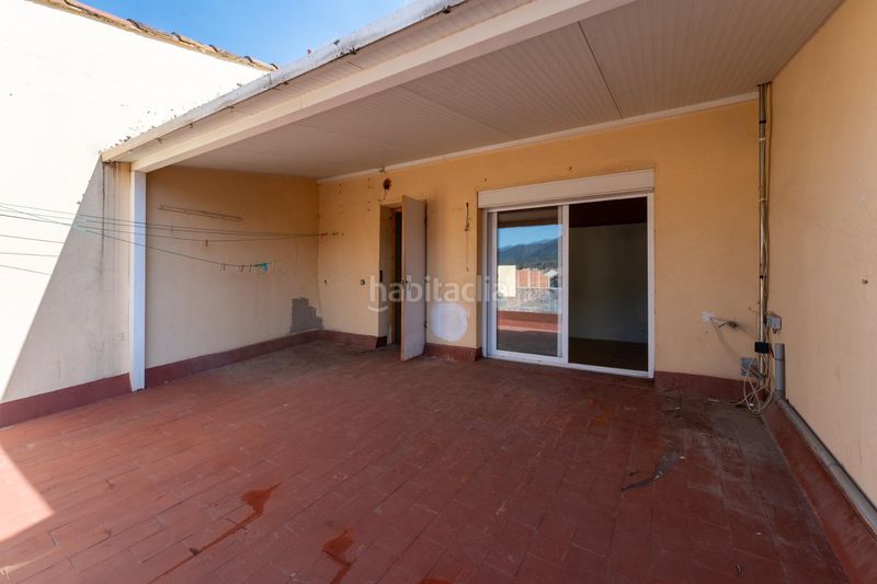 Foto cb336584-9efd-43ba-89e8-9bfa5f1f4573. Casa adossada amb aparcament a Anglès