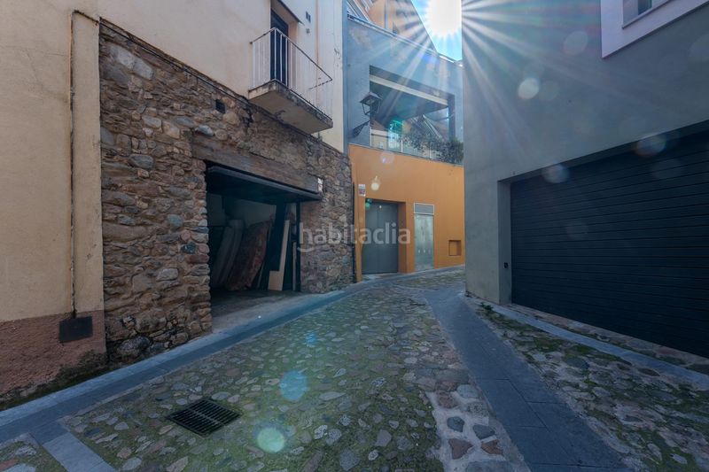 Foto ecc72fac-39bb-4b15-9796-7ee25c4f5197. Casa adossada amb aparcament a Anglès