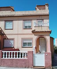 Reihenhaus  Calle canarias. ¡descubre tu nuevo hogar en la costa blanca!