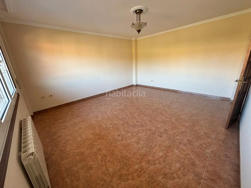 Foto 21f91952-a826-4a14-ab5e-d0962dfc0643. Casa con riscaldamento parcheggio in Carral