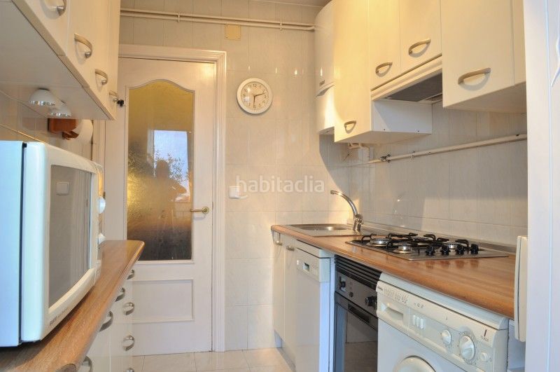 Foto b7e9e688-2b15-43c1-b0d4-49805b3f33dc. Casa amb calefacció a Puerta Bonita Madrid