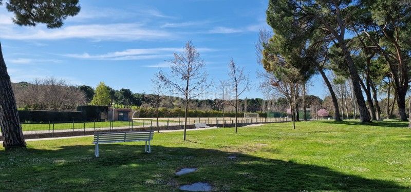 Foto f43e31da-a32e-4ecb-83ea-cd04e68f8ab6. Pis amb calefacció aparcament piscina a Aravaca Madrid