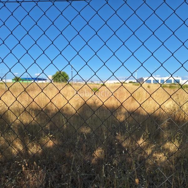 Foto 8f270f2a-57d2-4a75-8bc0-e59e09d2b8cd. Solar industrial  en venta en , madrid en Leganés