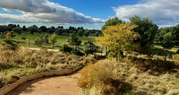 Foto c7ccb2a0-039d-43e7-a94f-0881e372f777. Pis amb calefacció aparcament piscina a Corralejos-Campo de las Naciones Madrid