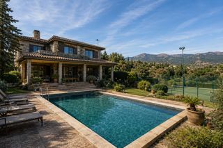 Casa a Avenida de atenas. Casa de lujo en venta en punta galea las rozas de madrid, madrid