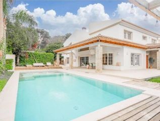 Maison à Avenida de marsil. Casa de lujo en venta en urbanización el pinarpunta galea las ro