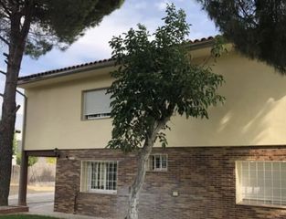 Casa  Calle los manzanos 3. Casa en venta en  villanueva del pardillo, madrid