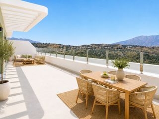 Apartament  Avenida puerto de los gatos de cortijo colorado. Ático con dos grandes terrazas y vistas al golf cerca de la cala