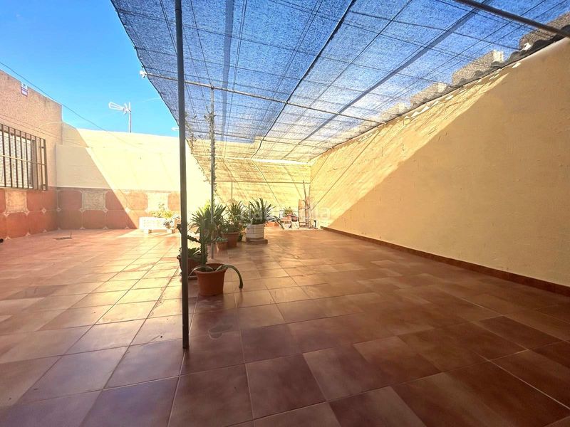 Foto fa36f971-1fd3-4b2d-8168-48dbb85b3d61. Casa adossada amb aparcament a Matagorda Ejido (El)