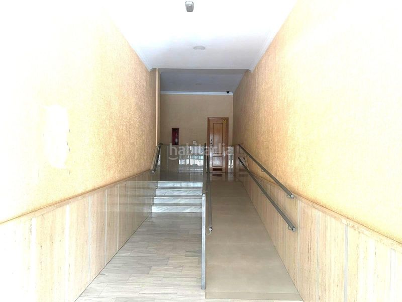 Foto ba51f2da-3d1f-4b75-8c00-5b682de28c44. Pis amb aparcament a Pabellón - Estación - El Corte Inglés Ejido (El)