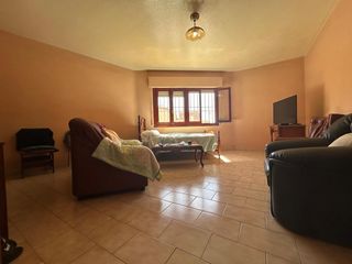Haus in Adra. Amplia casa tipo dúplex en el corazón de adra  145,000