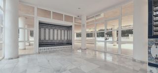 Pis a Aguadulce Sur. Se vende piso de 2 dormitorios con amplia terraza, garaje y tras