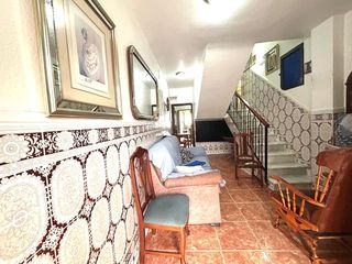 Casa in Adra. Vivida triplex, zona alta, adra