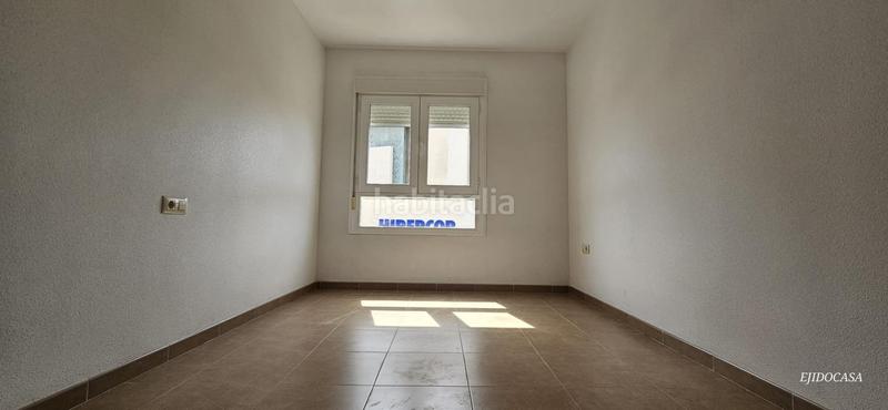 Foto fbfbf3b1-c8d1-4bb5-acf7-0e7b29b60bae. Pis a Pabellón - Estación - El Corte Inglés Ejido (El)