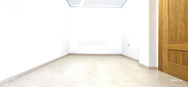Foto 18389b67-758e-4352-bfa2-cc2ea8a9703b. Casa adossada amb aparcament a Berja