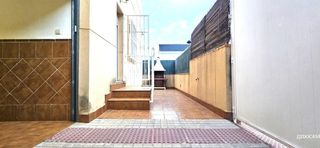 Maison jumelée à Berja. Adosado en venta en benejí, berja