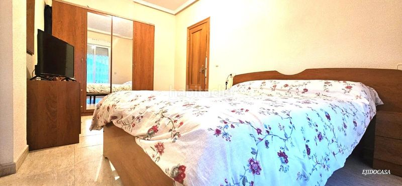 Foto fa5940f1-1821-4cde-bba7-6954d4a448d1. Casa adossada amb aparcament a Berja