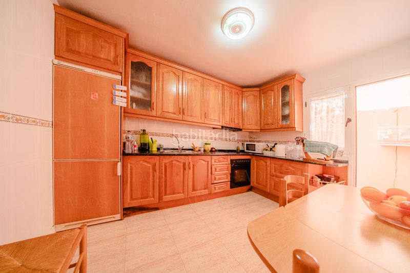 Foto a6beb195-ee1b-4581-86d3-d1376709dd0a. Casa adossada amb aparcament a Roquetas pueblo Roquetas de Mar