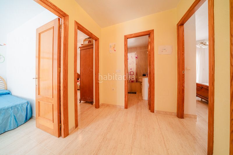 Foto a8e95325-ddef-4350-832b-790babe31835. Casa adossada amb aparcament a Roquetas pueblo Roquetas de Mar