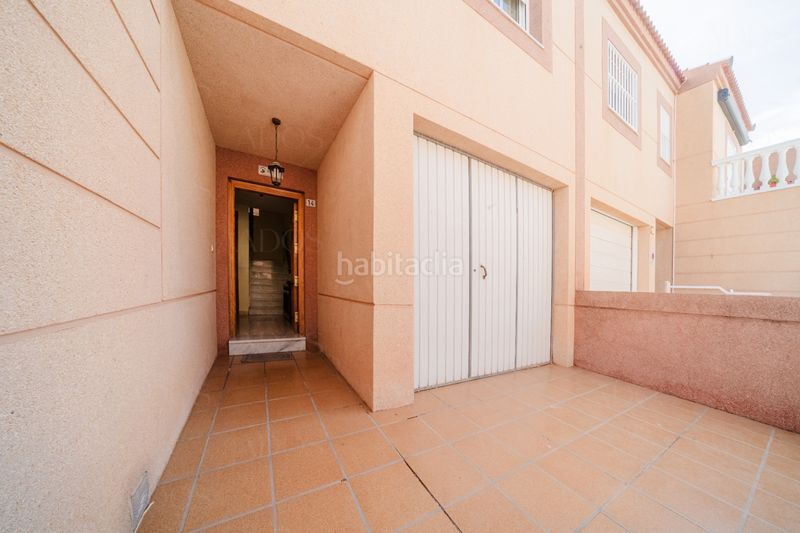 Foto f6a91992-87f8-4b0c-9959-b9cd2a7d8c88. Casa adossada amb aparcament a Roquetas pueblo Roquetas de Mar