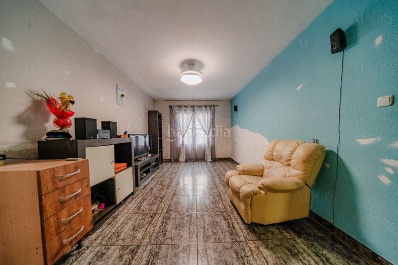 Foto 05d69999-3c17-46a7-a281-0374c4ddbbe9. Casa adossada a Balanegra