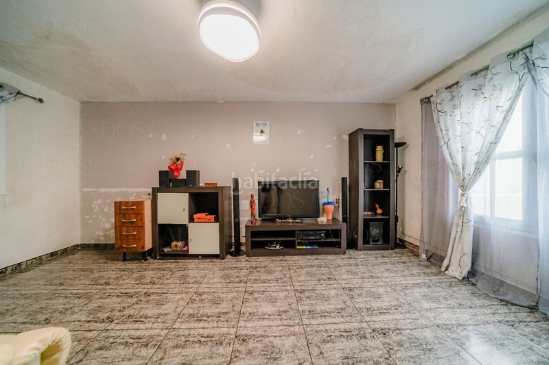 Foto a2f62bfc-7998-48b0-8666-05e2e8a9cdbb. Casa adossada a Balanegra