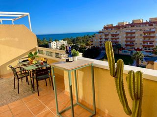Alquiler Ático  Calle costa blanca. Ático con terraza, vistas al mar y reformado a estrenar | aguadu