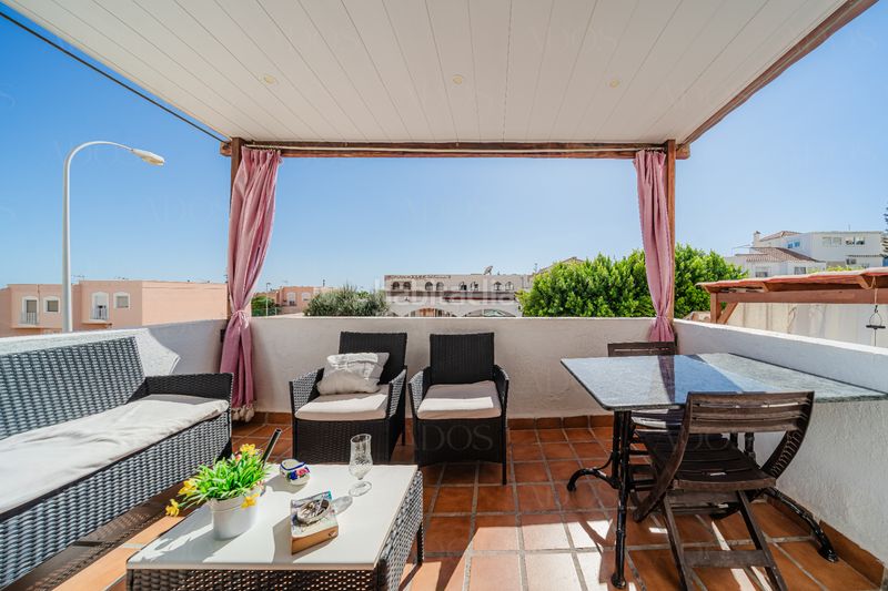 Foto 1b8f4271-9672-4e96-90e6-a426669ab674. Casa adossada amb aparcament piscina a Aguadulce Norte Roquetas de Mar