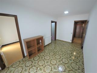 Etagenwohnung  Carrer vinaròs. Piso  de inversion con inquilino