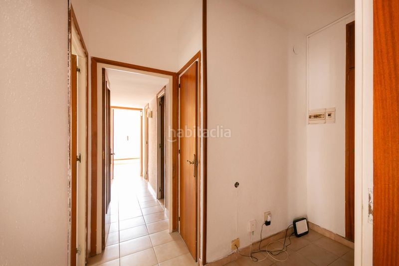 Foto 29fa2dd0-68fe-4620-82eb-2e1b1ecb609e. Pis a Guinardó Barcelona