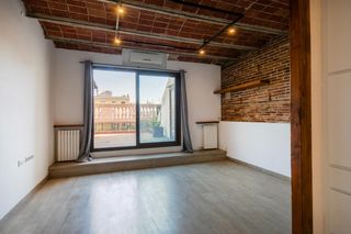 Rent Penthouse  Passeig gracia. Ático con terraza en paseo de gracia