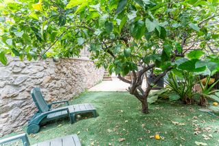 Pis  Rossello. Excelente piso con jardin privado