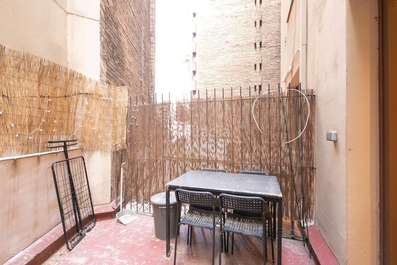 Foto ea874248-3d43-4cd0-adf6-a3155f2473e1. Pis a Sant Antoni Barcelona