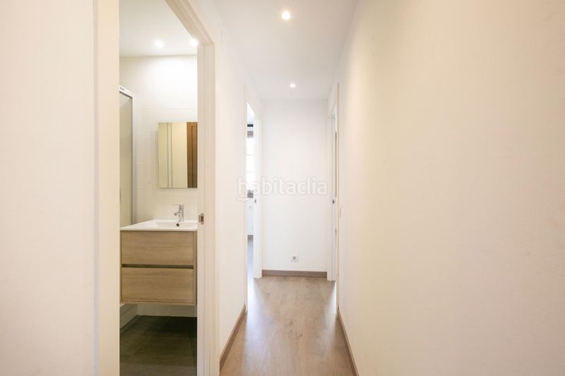 Foto 0029ad2b-61a7-4209-a033-eadeeb42bc46. Pis a Sant Antoni Barcelona