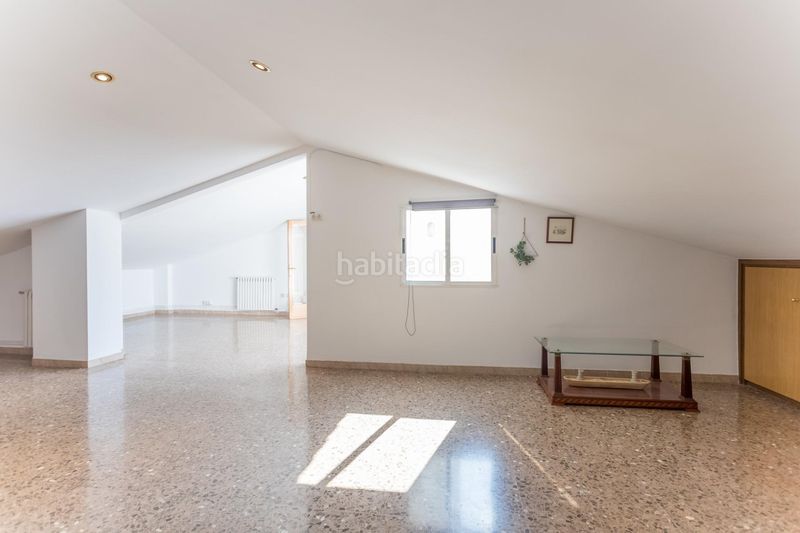 Foto d64ffba6-38ff-46b8-9f2b-6b2e9cce3927. Àtic amb calefacció aparcament a Barri del Centre Terrassa