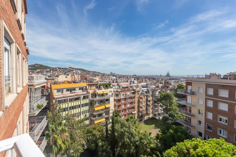 Foto d86bc7c1-033f-4f45-897e-f338e51b5434. Lloguer àtic amb calefacció aparcament a Sant Gervasi - Galvany Barcelona