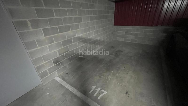 Foto cadc4635-4efe-4ea1-a833-3fc9e07a86bc. Aparcament cotxe a Finestrelles Esplugues de Llobregat