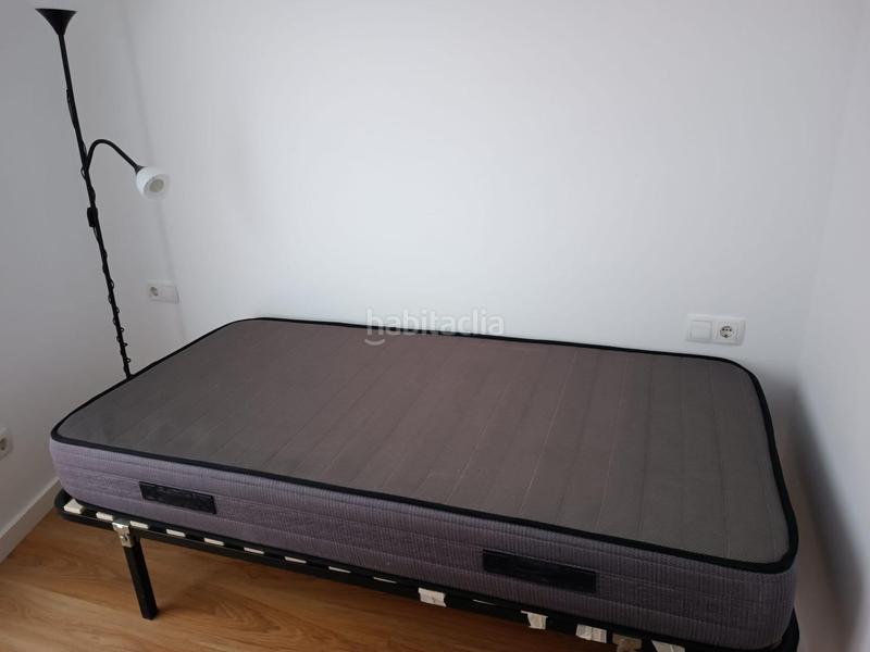 Foto ec232f89-fbc0-4d50-935d-c1a6506d1afe. Lloguer pis amb calefacció a El Camp de l´Arpa del Clot Barcelona