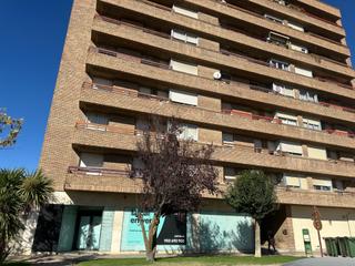 Local Comercial en Avenida primero de junio 46. Local comercial de 223 m en venta de baos,  palencia