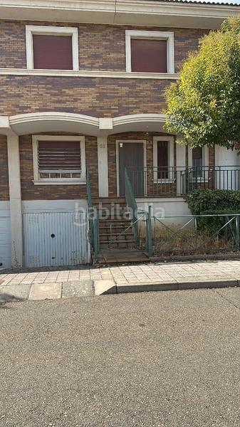 Foto e11d2797-7080-42d7-9e20-c4a895a4e791. Chalet en urbanización ciudad del golf 33 chalet adosado en urb ciudad del golf en Grijota