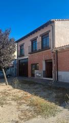 Casa pareada  Calle san lázaro 39. Casa adosada en medina del campo