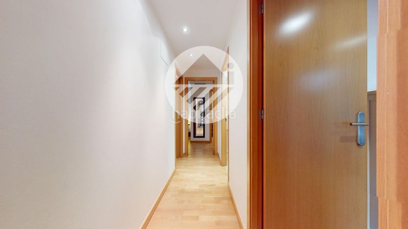 Foto 8fe97e40-8fbf-405b-8b79-59b2440eee6a. Pis amb aparcament piscina a Parla este Parla