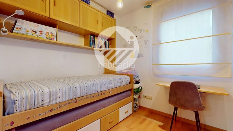 Foto a147de52-13b5-4e0a-b871-11aa51c2fd53. Pis amb aparcament piscina a Parla este Parla