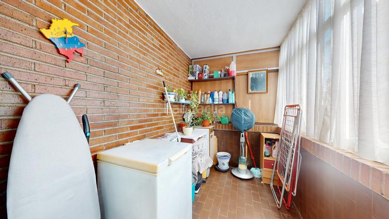 Foto e2348ee8-146e-4595-8ba0-4ba05b3af9ed. Flat with heating parking in El Carrascal Leganés