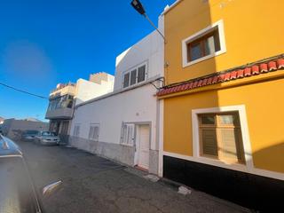 Casa  Calle campoamor. Casa terrera en los molinillos – ingenio.