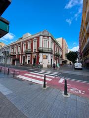 Edificio en Calle nicolás estévanez 12. ¡oportunidad única en la zona de santa catalina en las palmas de