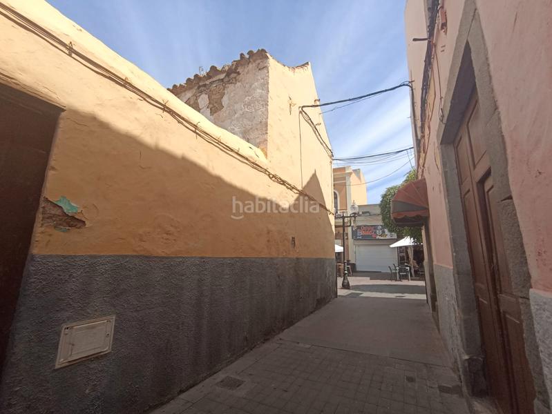 Foto 49ef19ab-2cea-4a9d-8cee-4cebd4f81a90. Casa adosada casa antigua en plaza peatonal en San Gregorio Telde