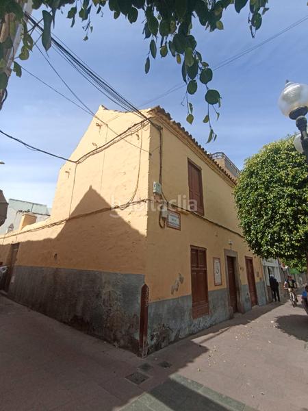 Foto c0186c1f-2073-4ff8-a7af-26e406ad3237. Casa adosada casa antigua en plaza peatonal en San Gregorio Telde