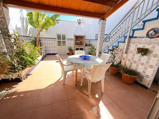 Casa aparellada a La Garita - Marpequeña. Estupenda terrera a pocos metros del paseo maritimo.