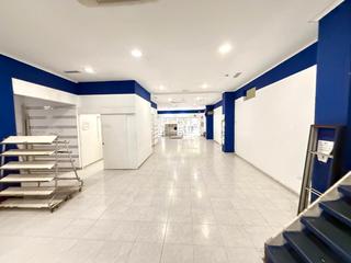 Location Local commercial à Avenida josé mesa y lópez 45. Local en planta baja con gran visibilidad en av. josé mesa y lóp